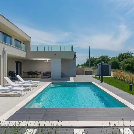 Willa Wonderful With Swimming Pool And Wellness