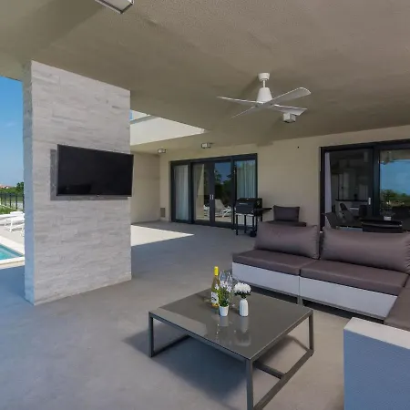 Villa Wonderful With Swimming Pool And Wellness