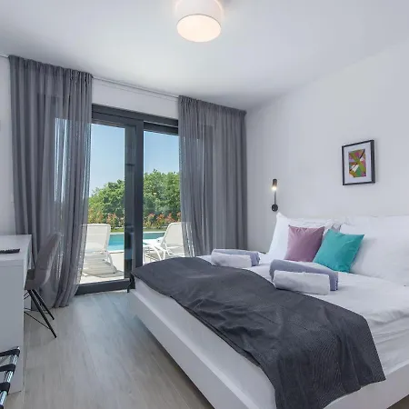 Villa Wonderful With Swimming Pool And Wellness *